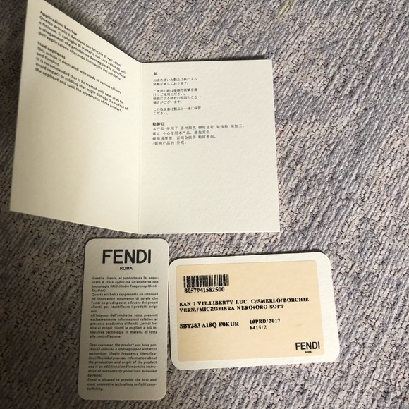 Fendi KAN I scalloped bag medium - black - Picture 12 of 15